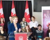 Le 11 mars dernier, la ministre Mélanie Joly annonçait la tenue de forums en vue de la modernisation de la Loi sur les langues officielles. — Compte Twitter Mélanie Joly