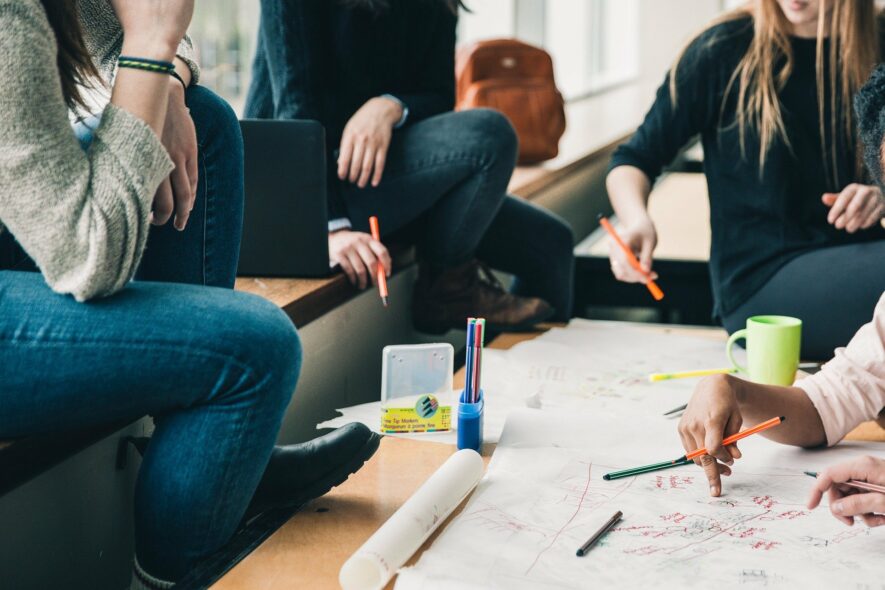 Les étudiants canadiens sont endettés à la hauteur de 36 milliards de dollars, tous paliers gouvernementaux confondus. — StockSnap – Pixabay