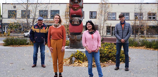 Joe Copper Jack, Katarzyna Nowak, Anne Mease et Jared Gonet souhaitent atteindre une plus grande collaboration entre la science occidentale et le savoir traditionnel. — Adil Darvesh