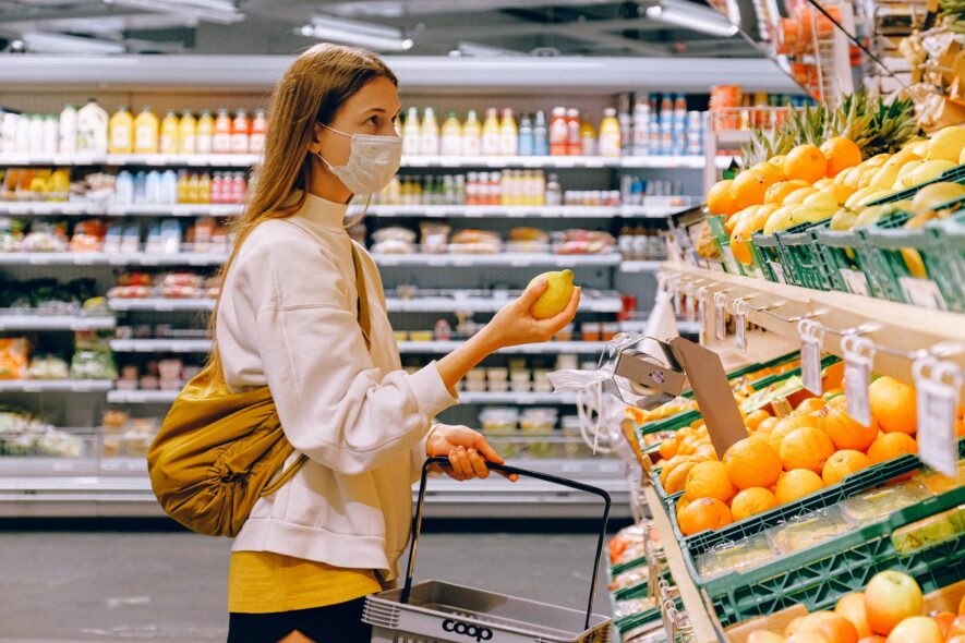 Dans l’ensemble, les prix de toutes les catégories alimentaires pourraient augmenter jusqu’à 5 % en 2021, la boulangerie, la viande et les légumes devant connaitre les plus fortes augmentations. — Anna Schvets - Pexels 