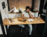 Les fonctionnaires fédéraux se sont vus contraints de travailler à partir de la maison du jour au lendemain en mars dernier. — Tima Miroshnichenko – Pexels