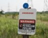 Au total, la canalisation 5 transporte jusqu’à 540 000 barils par jour de pétrole brut léger, de brut synthétique léger et de liquides de gaz naturel (LGN), qui sont raffinés en propane, selon les données d’Enbridge. &mdash; Environmental Defence Canada – Flickr – https://www.flickr.com/photos/environmentaldefence/7692693470/
