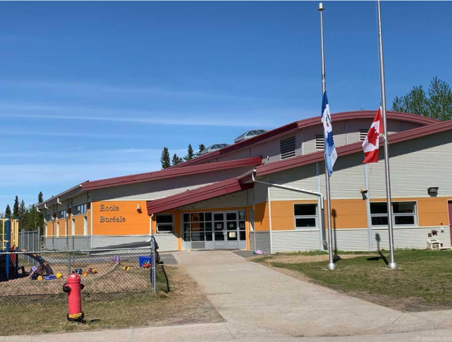 Depuis que le gouvernement territorial a aboli sa directive sur les inscriptions à l’école francophone, en 2020, tout juste cinq élèves, dont quatre à l’École Boréale de Hay River, ont été admis en vertu du nouveau règlement considéré comme plus permissif que la directive. — Thomas Chabot