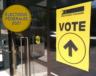 La décision d’Élections Canada de ne pas ouvrir de bureaux de vote sur les campus cette année en raison de la pandémie soulève de nombreuses inquiétudes auprès des représentants de la communauté étudiante. &mdash; Ishmael N. Daro – Flickr/Montage Francopresse