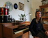 Anne Sophie Roy assise à son piano, chez elle, à Toronto. &mdash; Clément Lechat