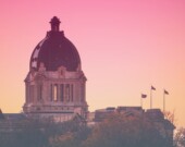 Le 20 octobre 2023, le gouvernement du Parti saskatchewanais a adopté un projet de loi baptisé «Déclaration des droits des parents» ou «Parents’ Bill of Rights».  — Photo : Brett Mayson – Unsplash