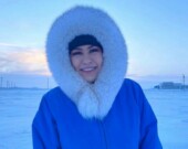 Carmen Kuptana, de Tuktoyaktuk, travaille actuellement sur un court-métrage qui documentera l'érosion côtière dans sa communauté et les nombreux impacts sur la santé mentale. — Photo : Courtoisie