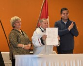 Le ministre Gary Anandasangaree a présenté des excuses pour les relocalisations de Dundas Harbour devant une salle comble.
 — Crédit : Steven Cooper
