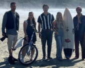 Surf Bay, côte Ouest sera diffusée sur TV5Unis au printemps 2026 et sur la plateforme Crave en 2027. Le tournage a eu lieu 26 mai au 9 juillet, principalement dans la région de Vancouver et à Tofino.  — Photo : Unis TV