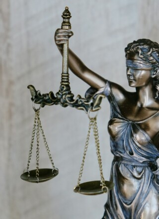 Depuis 2010, le CSF réclame devant les tribunaux de pouvoir offrir aux enfants francophones une éducation équivalente à celle que reçoivent les enfants de la langue majoritaire. — Photo : Tingey Injury Law Firm – Unsplash