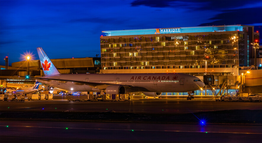 Air Canada affirme transporter 130 000  clients par jour, dont 25 000 qui reviennent de l’étranger.  — Photo : Justin Hu – Unsplash