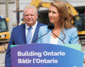 La ministre Caroline Mulroney a annoncé dans une déclaration publiée jeudi que les employés provinciaux devront retourner au bureau au moins quatre jours par semaine dès le 20 octobre, et à temps plein à compter du 5 janvier 2026.  — Photo : Simon Séguin-Bertrand/Archives Le Droit