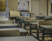 Des partenaires du Conseil scolaire francophone de la Colombie-Britannique aimeraient voir plus de consultations à propos de la cause judiciaire menée par celui-ci.  — Photo : Feliphe Schiarolli – Unsplash
