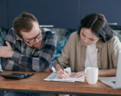 La plus récente étude du Programme pour l’évaluation internationale des compétences des adultes (PEICA) faite au Canada ne comprenait pas de catégories de répondants faisant partie des minorités linguistiques en milieu minoritaire.  — Photo : Mikhail Nilov – Pexels