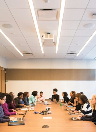 Les organismes de femmes francophones s’inquiètent pour la continuité des programmes qui soutiennent leur communauté.  — Photo : Christina @ wocintechchat.com