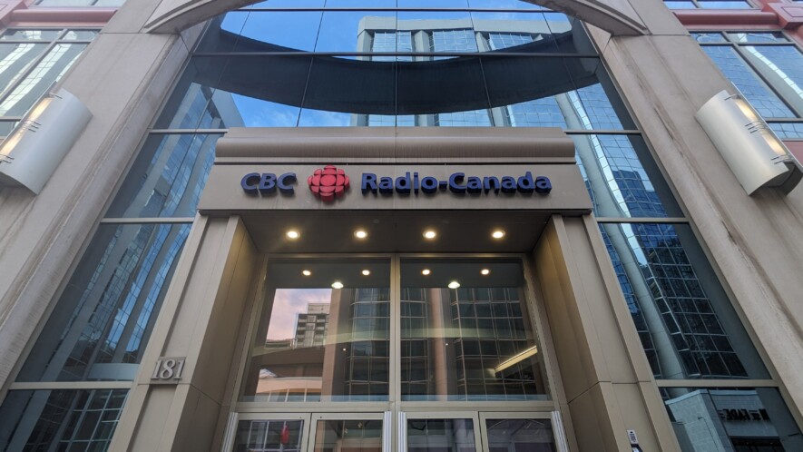 Radio-Canada a conçu un plan stratégique pour protéger les services dans un contexte de coupures budgétaires.  — Photo : Julien Cayouette – Francopresse