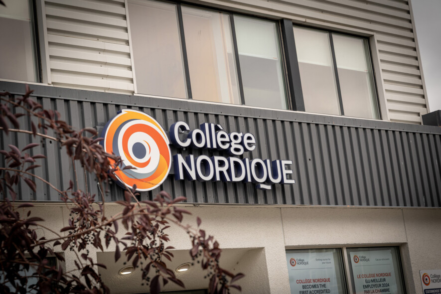 Le Collège Nordique francophone a vu son financement par le gouvernement fédéral chuter du tiers pour l’année scolaire en cours.  — Photo : Cristiano Pereira – L’Aquilon