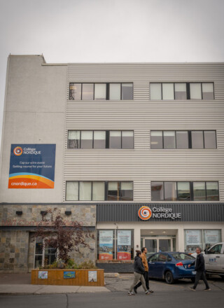 Le Collège Nordique francophone a vu son financement par le gouvernement fédéral chuter du tiers pour l’année scolaire en cours.  &mdash; Photo : Cristiano Pereira – L’Aquilon