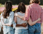 Les organismes de femmes francophones demeurent dans l’incertitude quant à leur avenir. — Photo : Priscilla Du Preez – Unsplash