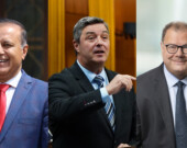 Les réponses d’Ali Shafqat, président du Conseil du Trésor, n’ont pas satisfait le conservateur Joël Godin et le bloquiste Mario Beaulieu.  — Photos : Inès Lombardo et Courtoisies