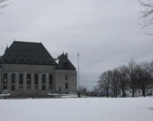 L’organisme Droits collectifs Québec poursuit la Cour suprême du Canada pour son refus de traduire près de 6000 décisions unilingues, majoritairement anglophones, rendues avant 1970.  &mdash; Photo : Shankar S. – CC BY 2.0
