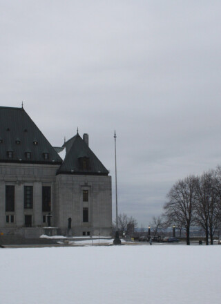 L’organisme Droits collectifs Québec poursuit la Cour suprême du Canada pour son refus de traduire près de 6000 décisions unilingues, majoritairement anglophones, rendues avant 1970.  &mdash; Photo : Shankar S. – CC BY 2.0