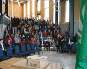 La francophonie sudburoise s’était rassemblée en grand nombre en 2017 pour entendre l’annonce du financement fédéral de 12,5 millions de dollars pour la construction de la Place des Arts du Grand Sudbury. Photo : Julien Cayouette &mdash; La francophonie sudburoise s’était rassemblée en grand nombre en 2017 pour entendre l’annonce du financement fédéral de 12,5 millions de dollars pour la construction de la Place des Arts du Grand Sudbury. Photo : Julien Cayouette