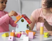 Lors d’une rencontre en ligne, l’ACUFC a ouvert la réflexion sur les moyens d’améliorer les services de la petite enfance dans les communautés francophones en situation minoritaire.  &mdash; Photo : Freepik