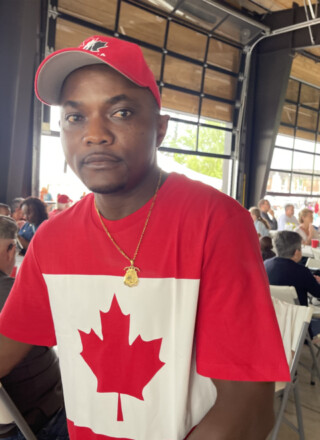 Jerry S. Ferguson participait à la célébration de la fête du Canada, le 1er juillet dernier, qui avait eu lieu devant la municipalité de Hearst. &mdash; Photo : Courtoisie