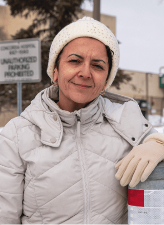 Un nouveau rapport du Sénat met en lumière la persistance des barrières linguistiques en santé.  