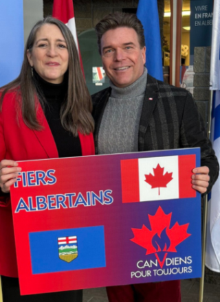 Nathalie Lachance, présidente de l’ACFA et Thomas Lukaszuk, porte-parole de Forever Canadian / Canadiens pour toujours &mdash; Crédit : photo tirée de la page Facebook de l’ACFA