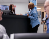 Les entreprises privées de compétence fédérale qui se situent dans les «régions à forte présence francophone» devront communiquer et servir les consommateurs en français. &mdash; Freepik