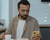 Le Digital News Report est un sondage annuel mené dans 48 pays et qui mesure l’évolution des habitudes de consommations des médias.  &mdash; Photo : Tima Miroshnichenko – Pexels