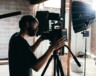 Plusieurs artistes et productions de la francophonie hors Québec ont été récompensés aux 41es prix Gémeaux, le 13 septembre à Montréal.  &mdash; Photo : Kyle Loftus – Unsplash