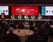 Guillaume Cariou (2e à partir de la gauche) a participé à un panel sur le commerce interprovincial lors du Somment national sur la francophonie économique canadienne, le 22 septembre 2026. Il note que le mouvement «acheter canadien» profite aussi aux entrepreneurs francophones. &mdash; Photo : Julien Cayouette – Francopresse