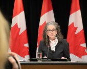 Kelly Burke a déposé son premier rapport annuel en tant que commissaire aux langues officielles.  &mdash; Inès Lombardo - Francopresse 