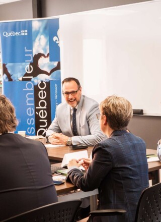 Le ministre Jean-François Roberge lors d’une rencontre avec des représentants d’organismes francophones au Collège nordique à Yellowknife.  &mdash; Courtoisie Collège Nordique