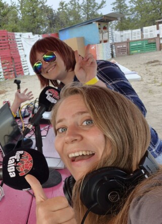 Anne-Marie (en bas à droite) était l’invité de Radio Taïga pour l’émission spéciale de la Saint-Jean, le 24 juin dernier.  — Courtoisie Anne-Marie St-Louis