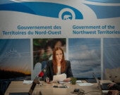 La vice-première ministre des Territoires du Nord-Ouest, Caroline Wawzonek, affirme que son gouvernement veille à participer aux discussions sur le développement et la règlementation des petits réacteurs modulaires. — Photo Cristiano Pereira