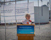 La ministre Lucy Kuptana affirme vouloir placer l’Office du logement de Fort Resolution sous administration pour corriger des problèmes de gouvernance et maintenir la stabilité des services. — Photo Cristiano Pereira
