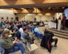 Une des salles du centre du patrimoine septentrional Prince-de-Gales à Yellowknife, remplie pour la conférence de la Voix de la paix en 2024.  — Courtoisie Basheer Islam