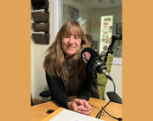 La nouvelle coordonnatrice de la CFA, Camille Gosselin, dans les studios de Médias ténois pour une interview.  — Photo Élodie Roy