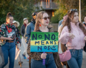 Un message clair scandé par les marcheurs : le consentement n’est pas négociable. — Photo Cristiano Pereira
