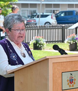 Pour la commissaire du Yukon, Adeline Webber, la réconciliation est sur la bonne voie dans le territoire.  — Photo Nelly Guidici