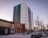 Le conseil municipal de Yellowknife a rejeté la demande d’aide financière de Borealis, laissant l’immeuble The Nest fermé malgré ses 72 logements prêts à accueillir des locataires. — Photo Cristiano Pereira