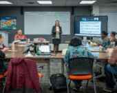 L’avocate Renée Fougère lors de l’atelier sur les droits des locataires au Collège nordique francophone.  — Photo Cristiano Pereira