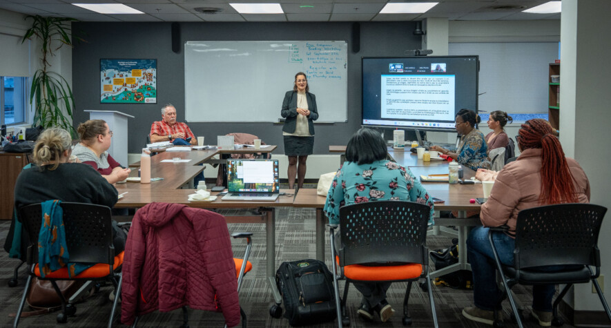 L’avocate Renée Fougère lors de l’atelier sur les droits des locataires au Collège nordique francophone.  — Photo Cristiano Pereira
