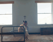 Réalisé par Jay Cardinal Villeneuve, ''Holy Angels'' donne la parole à Lena Wandering Spirit, une survivante des pensionnats autochtones. — Capture d'écran ONF