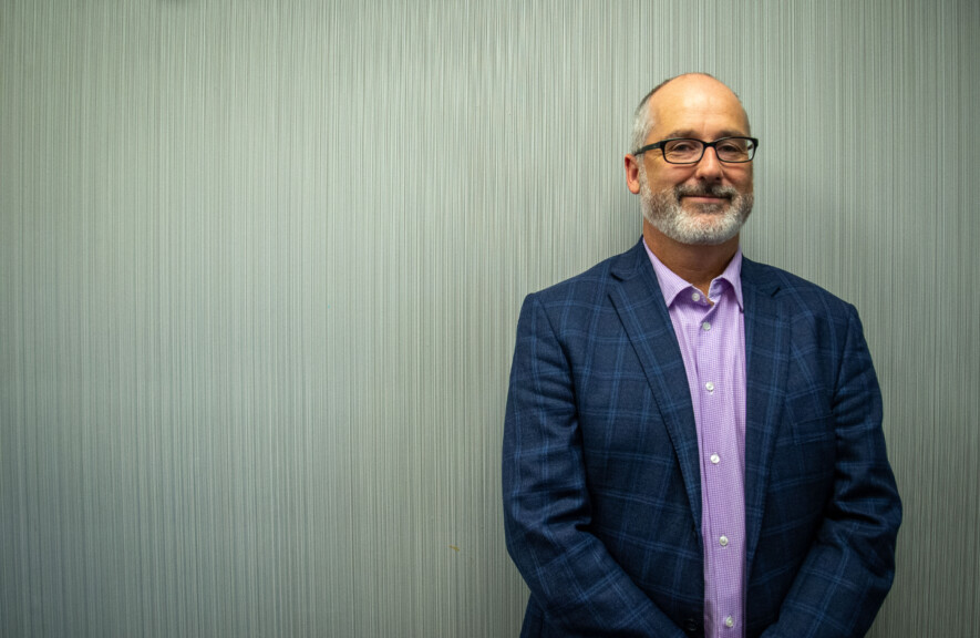 Simon Cloutier conclut son mandat à la présidence de la FNCSF, après plus de dix ans d’engagement pour l’éducation en français.  — Photo Cristiano Pereira