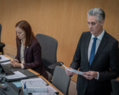 R.J. Simpson et Caroline Wawzonek ont salué plusieurs mesures du budget fédéral tout en soulignant certaines zones d’incertitude, notamment sur les projets d’infrastructure et le financement des programmes sociaux. — Photo Cristiano Pereira